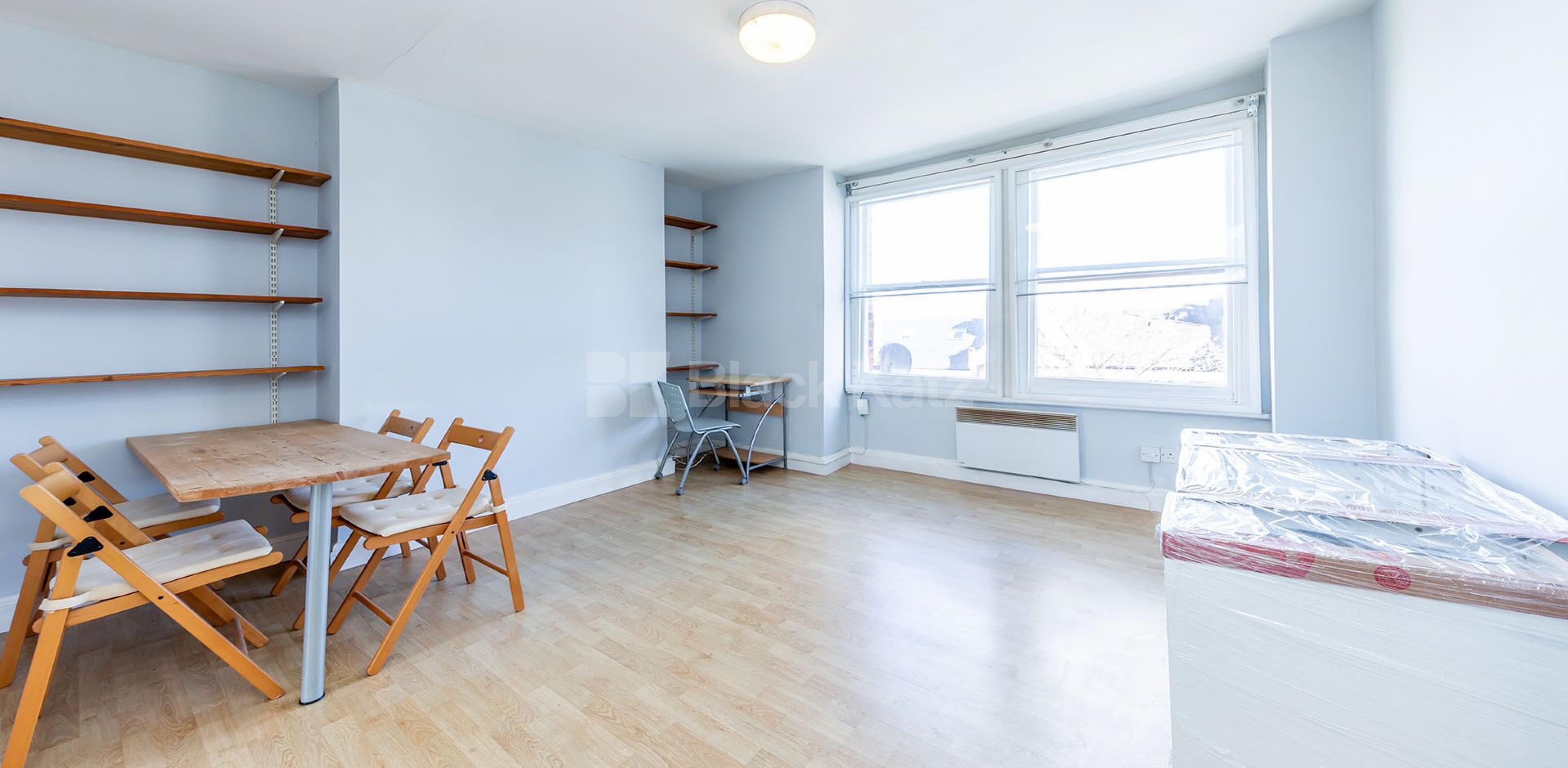			INCLUDES THE COUNCIL TAX AND WATER RATES!, 2 Bedroom, 1 bath, 1 reception Flat			 Muswell Avenue, Muswell Hill N10