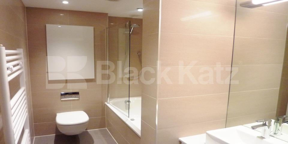 			HUGE LUXURY 1 BED!, 1 Bedroom, 1 bath, 1 reception Flat			 York Way, CAMDEN / KINGS CROSS