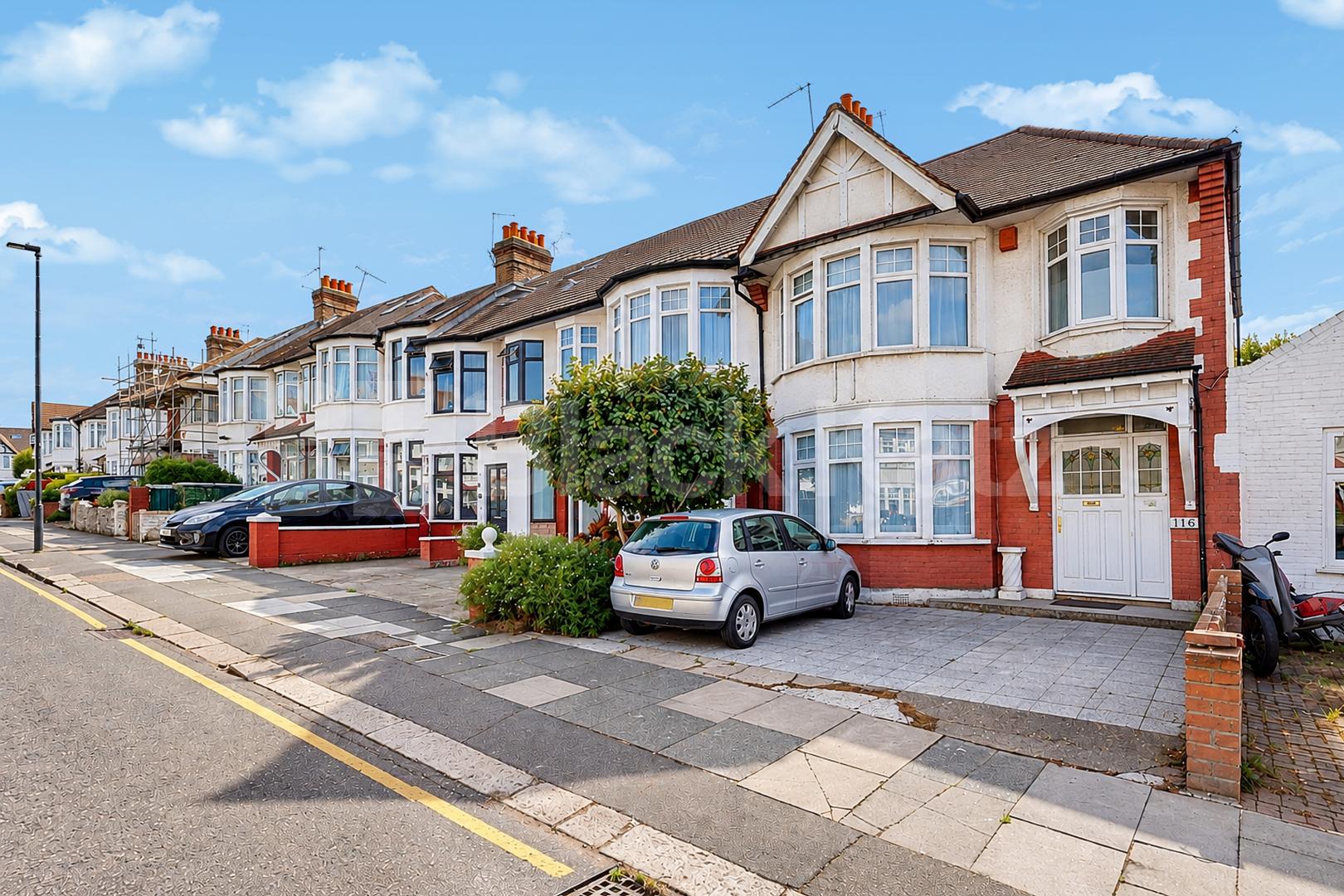 Newly Refurbished Five Bedroom House with Large Garden & Off-Street Berkshire Gardens, Bounds Green