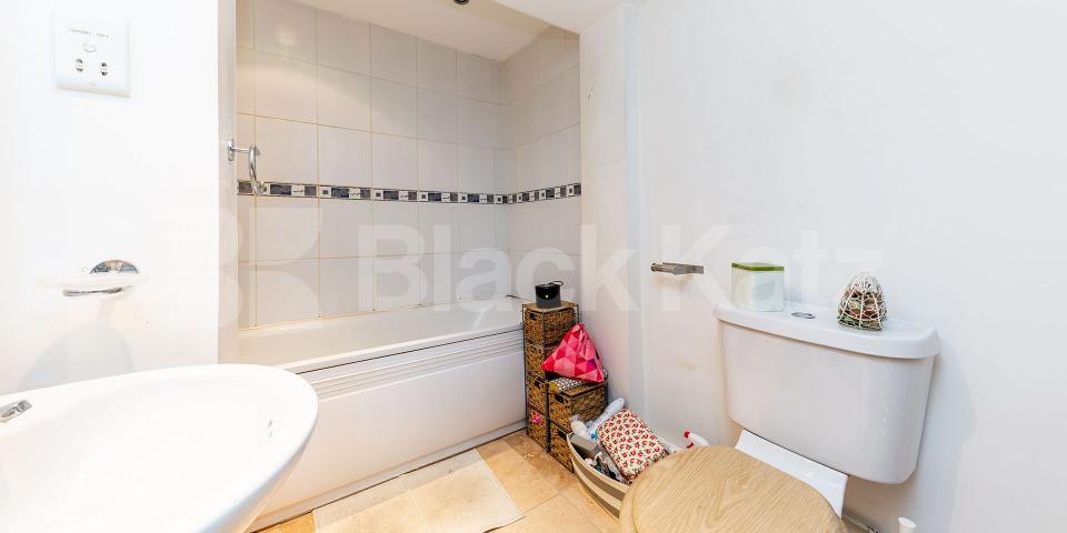 			New Instruction! Private garden!, 1 Bedroom, 1 bath, 1 reception Ground Floor Flat			 Park Road , Crouch End