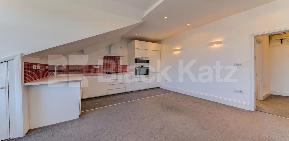 			Great Location!, 1 Bedroom, 1 bath, 1 reception Flat			 Ferme Park Road , Crouch End