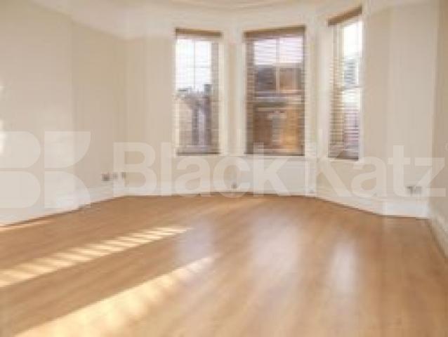 			LET!, 4 Bedroom, 1 bath, 1 reception Serviced Apartments			 Jacksons Lane, HIGHGATE