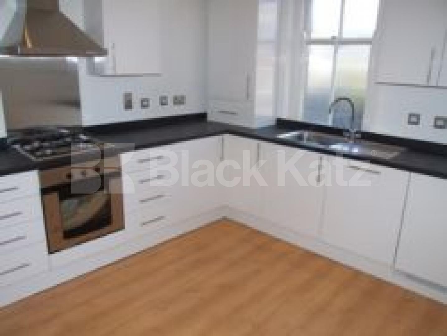			LET!, 4 Bedroom, 1 bath, 1 reception Serviced Apartments			 Jacksons Lane, HIGHGATE