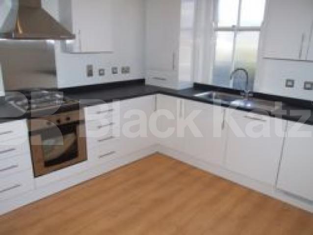 			LET!, 4 Bedroom, 1 bath, 1 reception Serviced Apartments			 Jacksons Lane, HIGHGATE