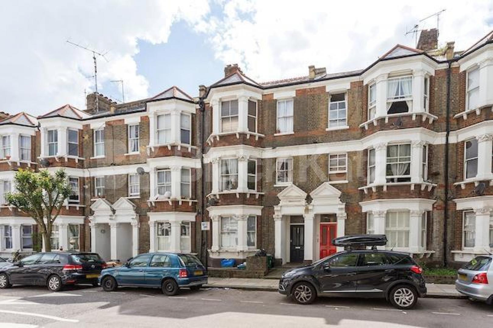 			LET & MANAGED!, 1 Bedroom, 1 bath, 1 reception Flat			 Colllege Place , CAMDEN