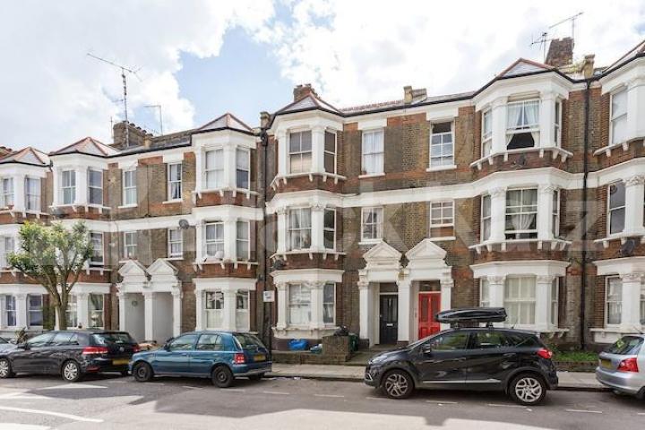 			LET & MANAGED!, 1 Bedroom, 1 bath, 1 reception Flat			 Colllege Place , CAMDEN