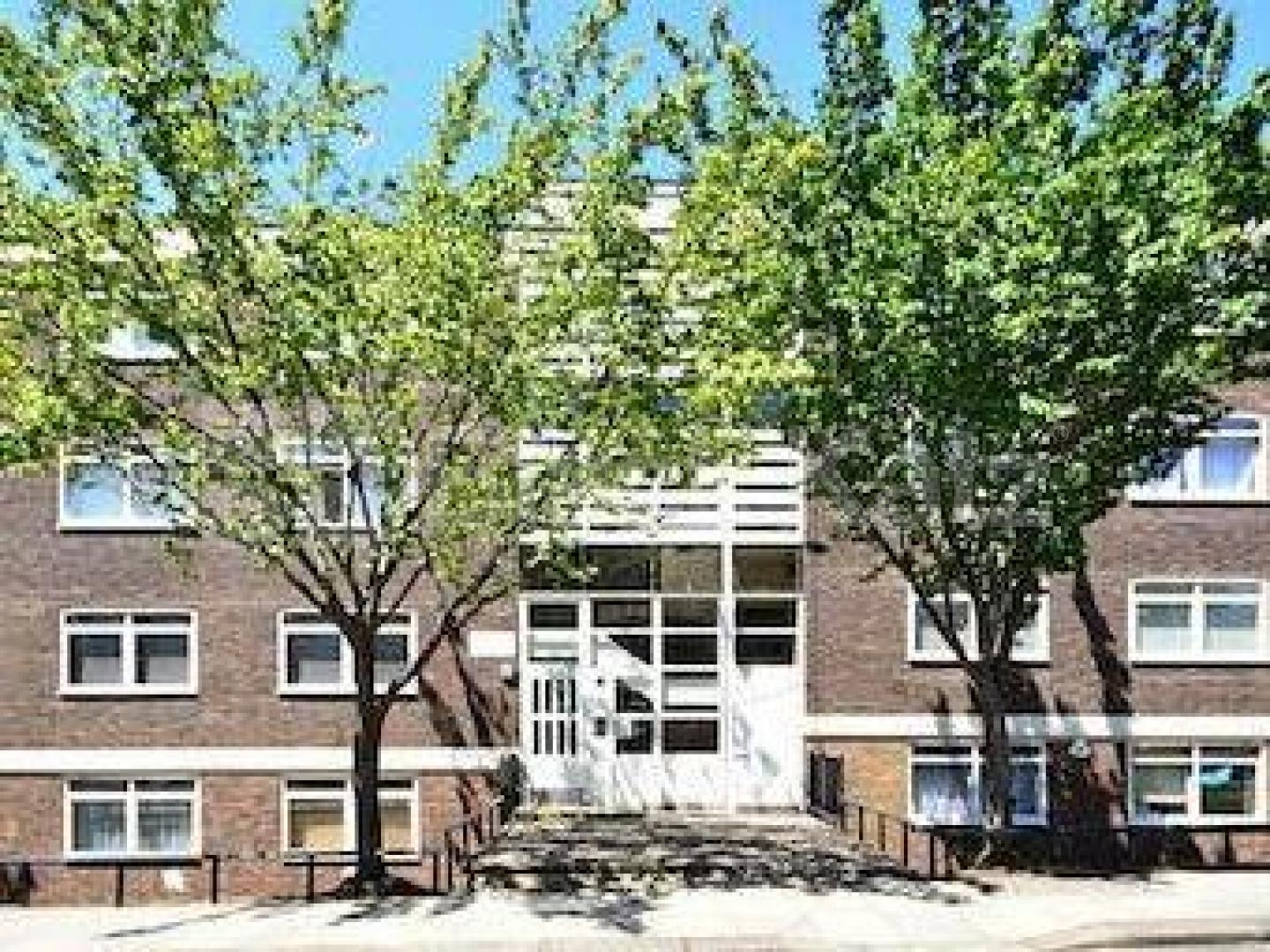 			CENTRAL LOCATION! , 3 Bedroom, 1 bath, 1 reception Flat			 Blomfield Villas, WARWICK AVENUE