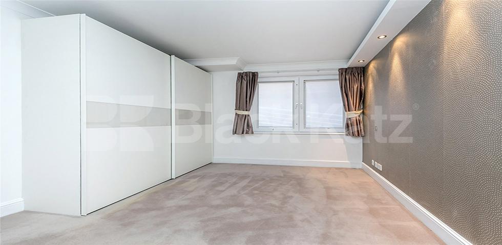 			2 BED 2 BATH WITH ACCESS TO POOL AND CAR PARK! , 2 Bedroom, 2 bath, 1 reception Flat			 Abbey Road, ST JOHNS WOOD