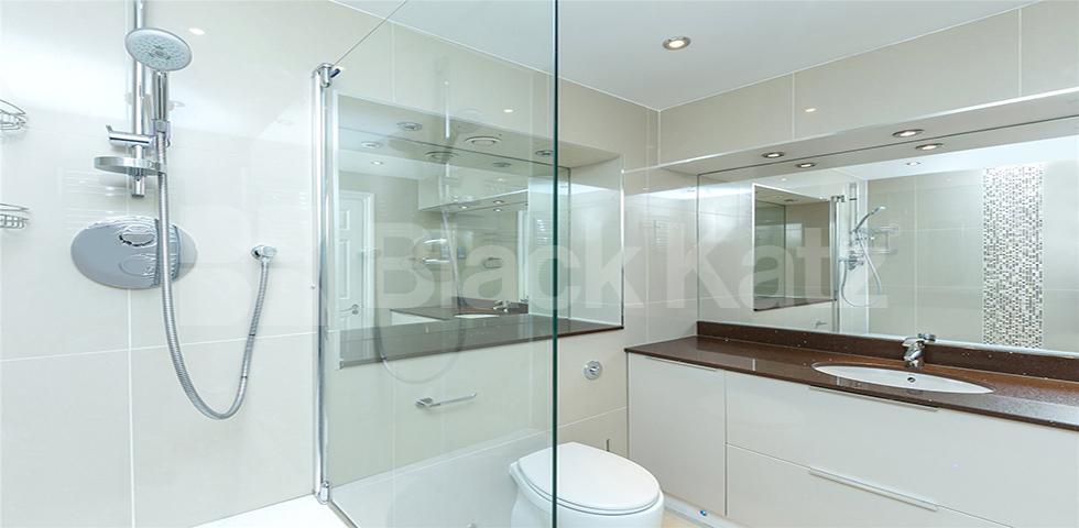 			2 BED 2 BATH WITH ACCESS TO POOL AND CAR PARK! , 2 Bedroom, 2 bath, 1 reception Flat			 Abbey Road, ST JOHNS WOOD