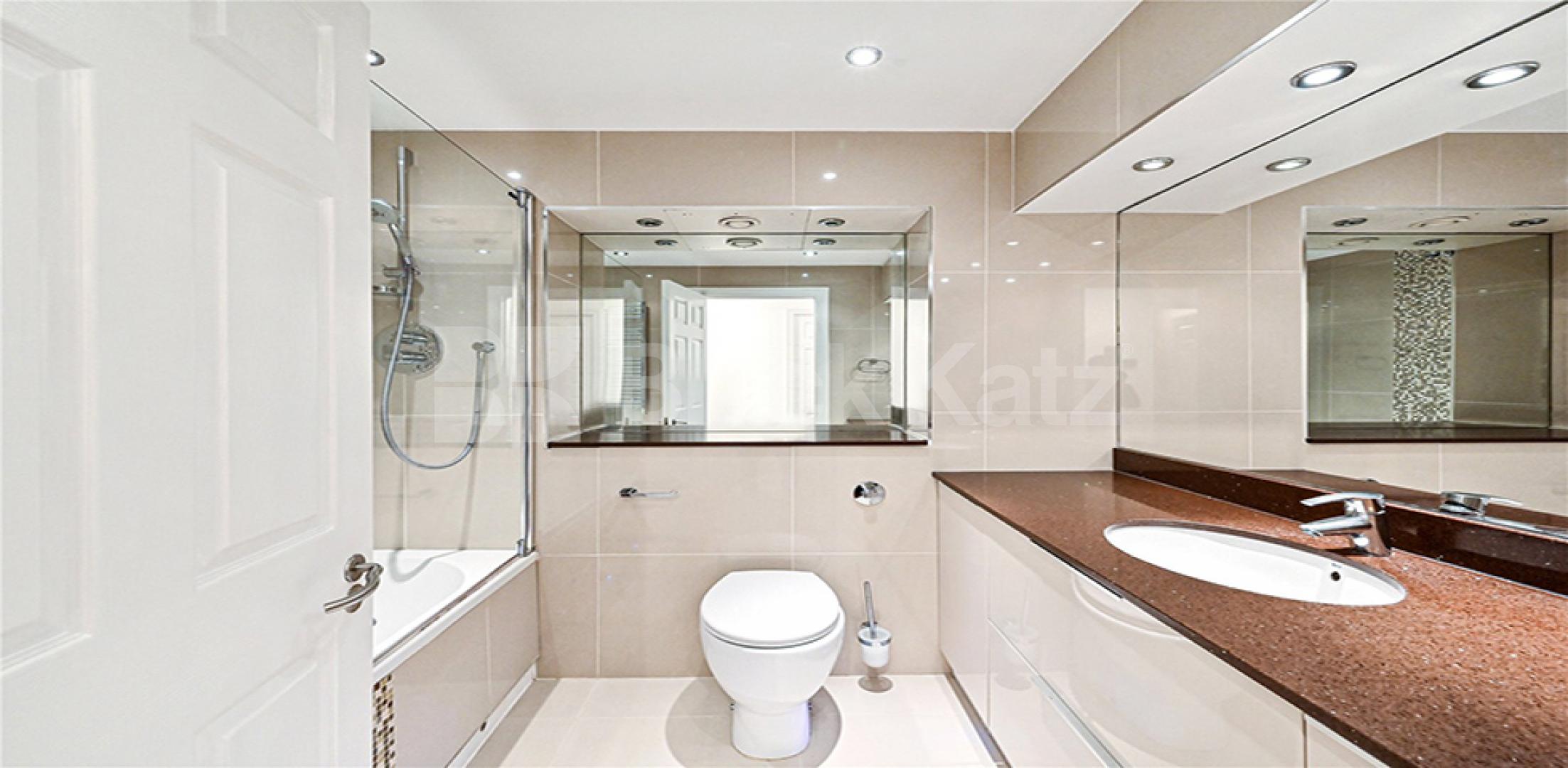 			2 BED 2 BATH WITH ACCESS TO POOL AND CAR PARK! , 2 Bedroom, 2 bath, 1 reception Flat			 Abbey Road, ST JOHNS WOOD