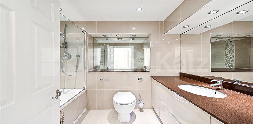 			2 BED 2 BATH WITH ACCESS TO POOL AND CAR PARK! , 2 Bedroom, 2 bath, 1 reception Flat			 Abbey Road, ST JOHNS WOOD