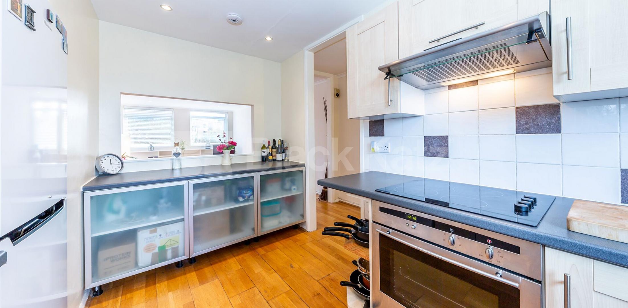 			2 Bedroom, 1 bath, 1 reception Flat			 Hillside, Crouch End Hill, Crouch End