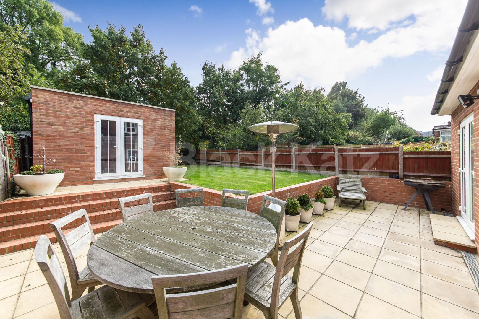 			NEW INSTRUCTION!, 4 Bedroom, 1 bath, 1 reception House			 Howcroft Crescent, West Finchley