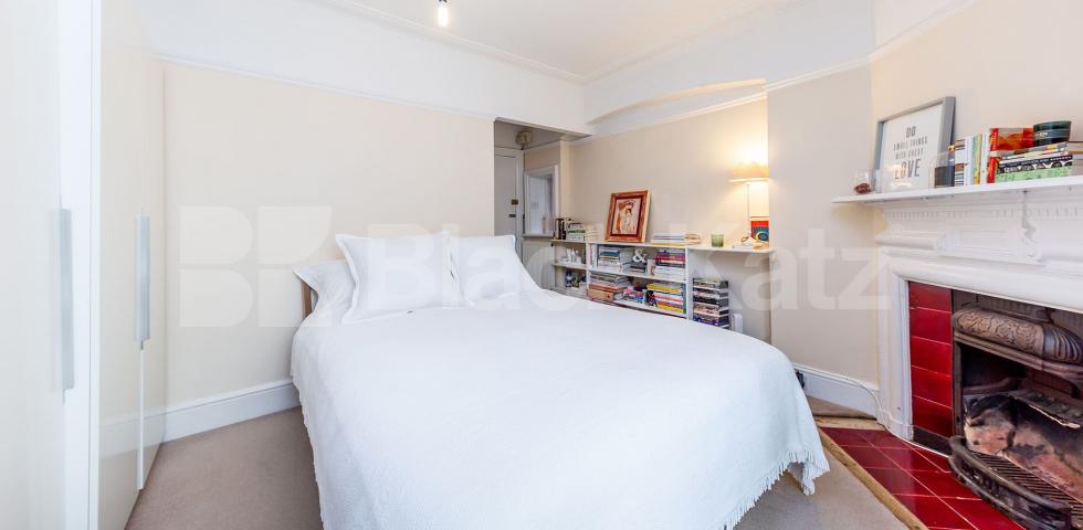 			Studio Apartment, 1 bath, 1 reception Studio			 Avenue Road, CROUCH END