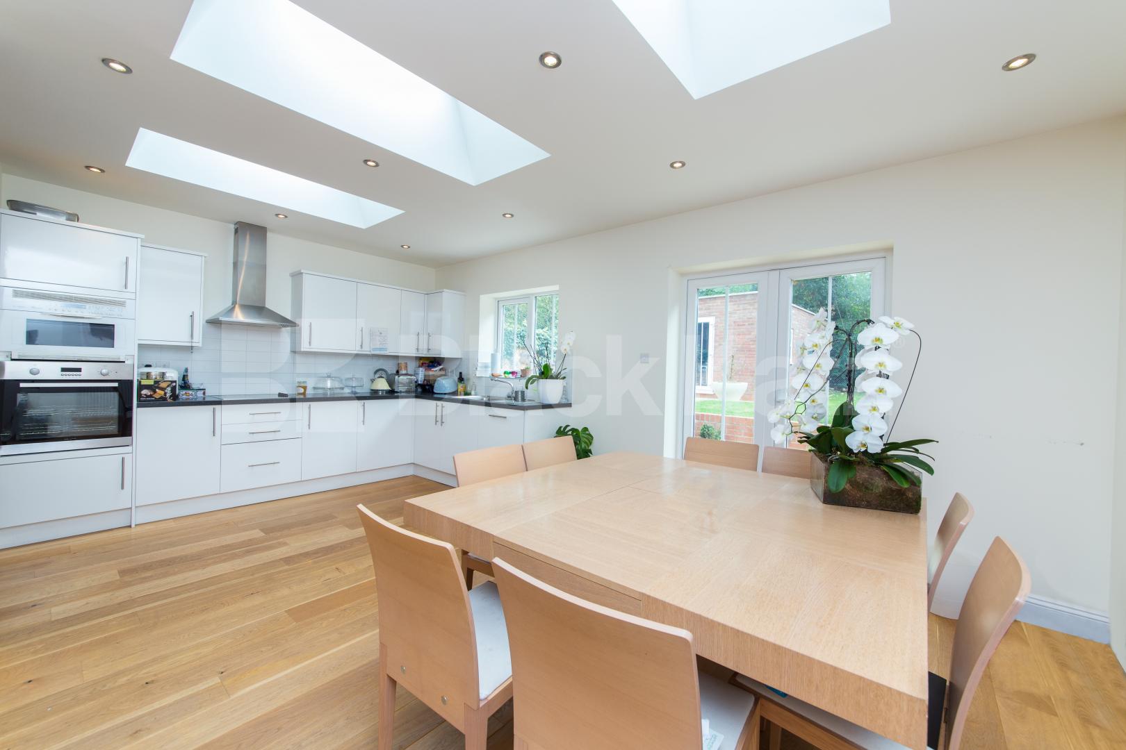 			NEW INSTRUCTION!, 4 Bedroom, 1 bath, 1 reception House			 Howcroft Crescent, West Finchley