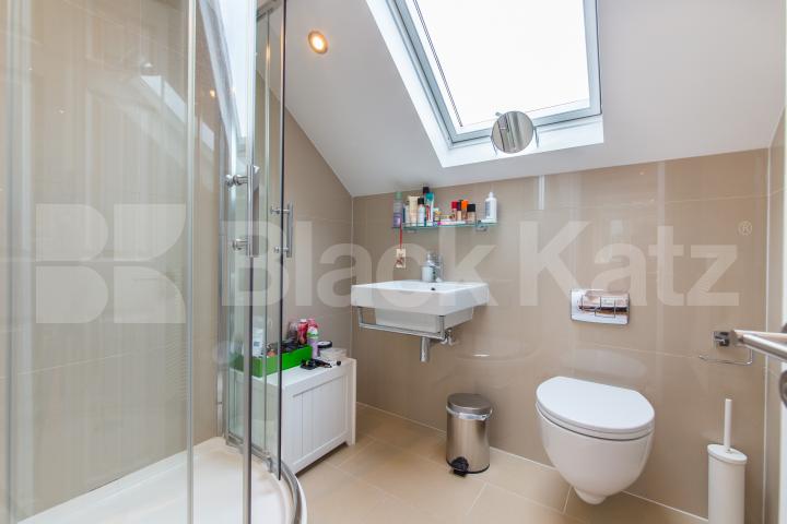 			NEW INSTRUCTION!, 4 Bedroom, 1 bath, 1 reception House			 Howcroft Crescent, West Finchley