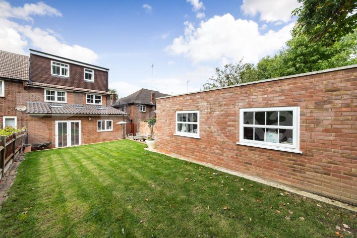 			NEW INSTRUCTION!, 4 Bedroom, 1 bath, 1 reception House			 Howcroft Crescent, West Finchley