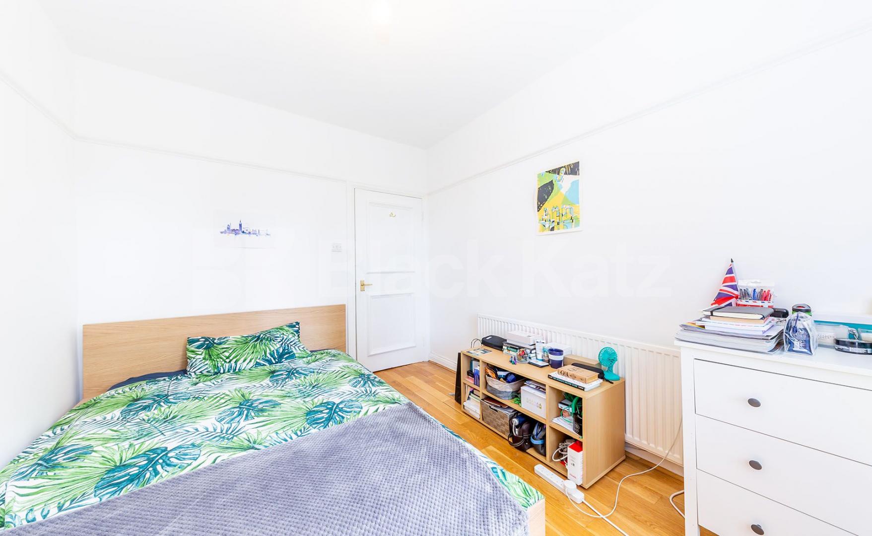 			Period Conversion, 2 Bedroom, 1 bath, 1 reception Flat			 Princes Avenue, MUSWELL HILL