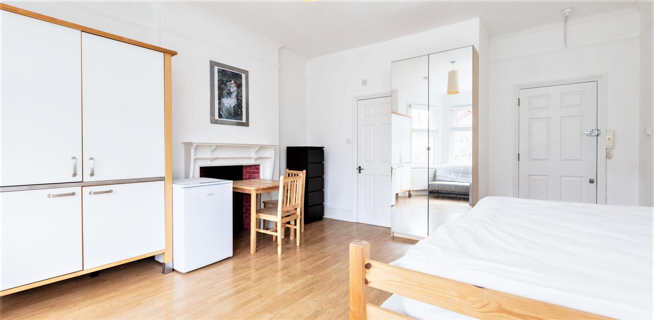 			Studio Apartment, 1 bath, 1 reception Apartment			 Exeter Road , KILBURN