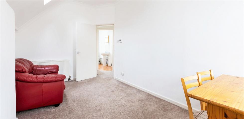 			1 Bedroom, 1 bath, 1 reception Apartment			 Victoria Road, QUEENS PARK