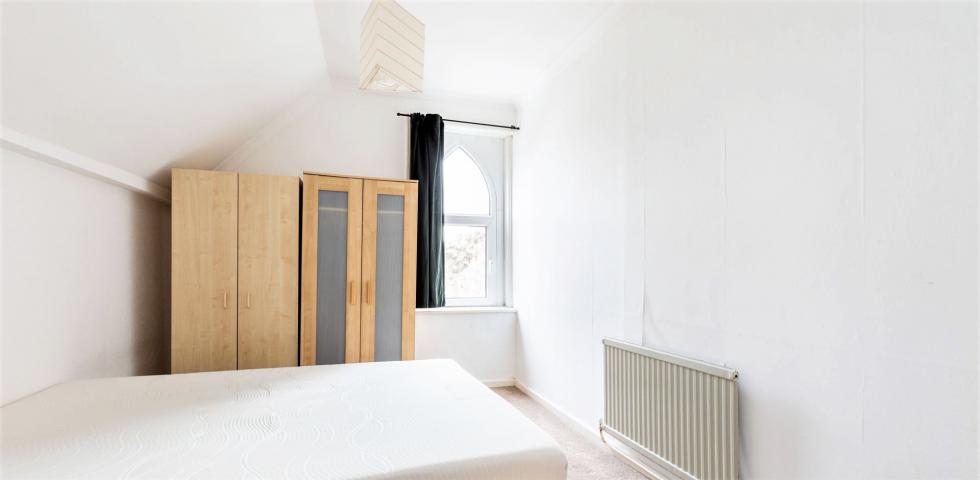 			1 Bedroom, 1 bath, 1 reception Apartment			 Victoria Road, QUEENS PARK