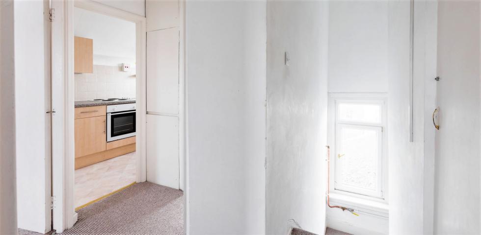 			1 Bedroom, 1 bath, 1 reception Apartment			 Victoria Road, QUEENS PARK
