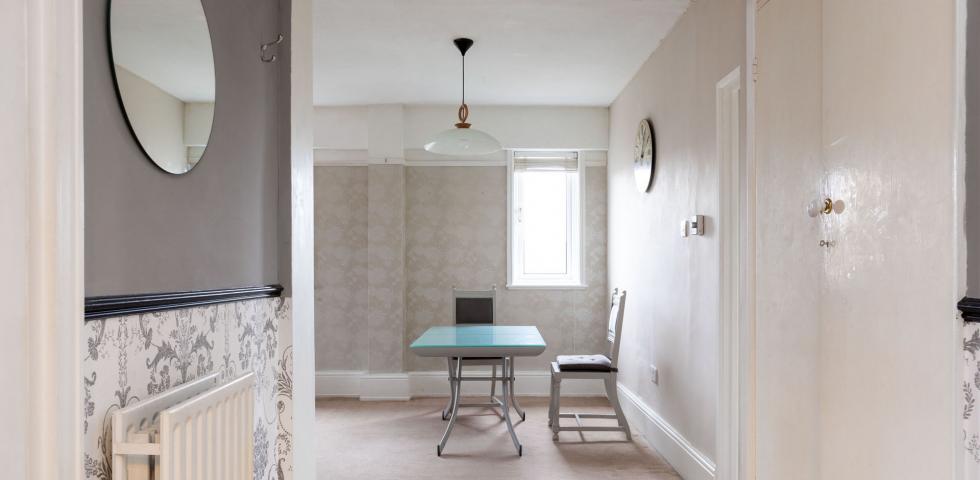 			2 Bedroom, 1 bath, 1 reception Flat			 West End Lane, WEST HAMPSTEAD