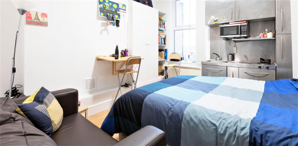 			WATER INCLUDED, Studio Apartment, 1 bath, 1 reception Flat			 West End Lane, WEST HAMPSTEAD