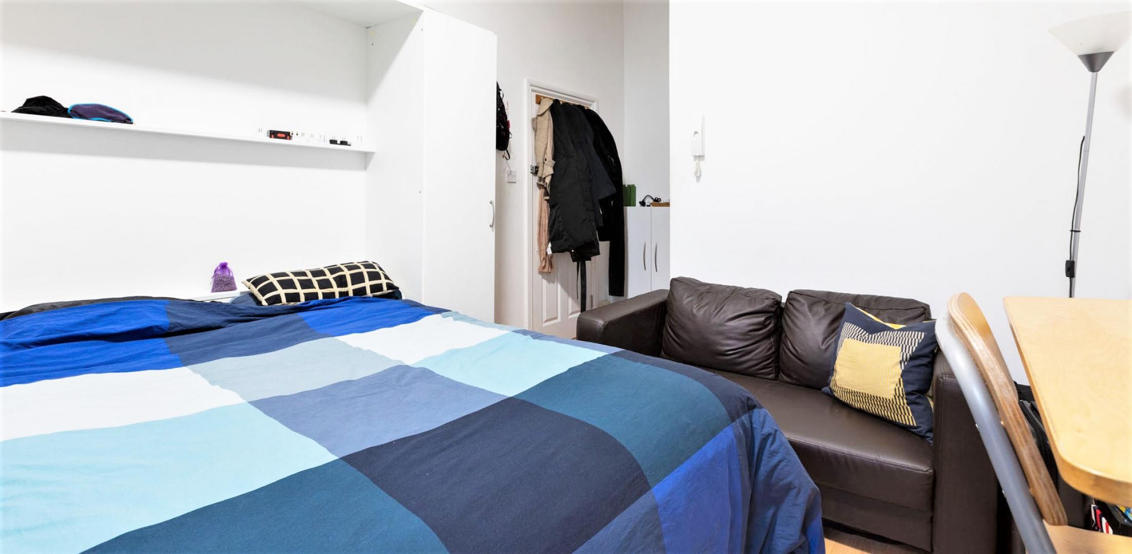			WATER INCLUDED, Studio Apartment, 1 bath, 1 reception Flat			 West End Lane, WEST HAMPSTEAD
