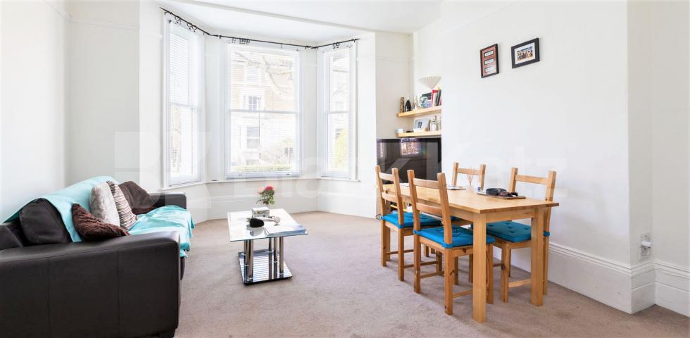 			1 Bedroom, 1 bath, 1 reception Flat			 Windsor Road , EALING BROADWAY 