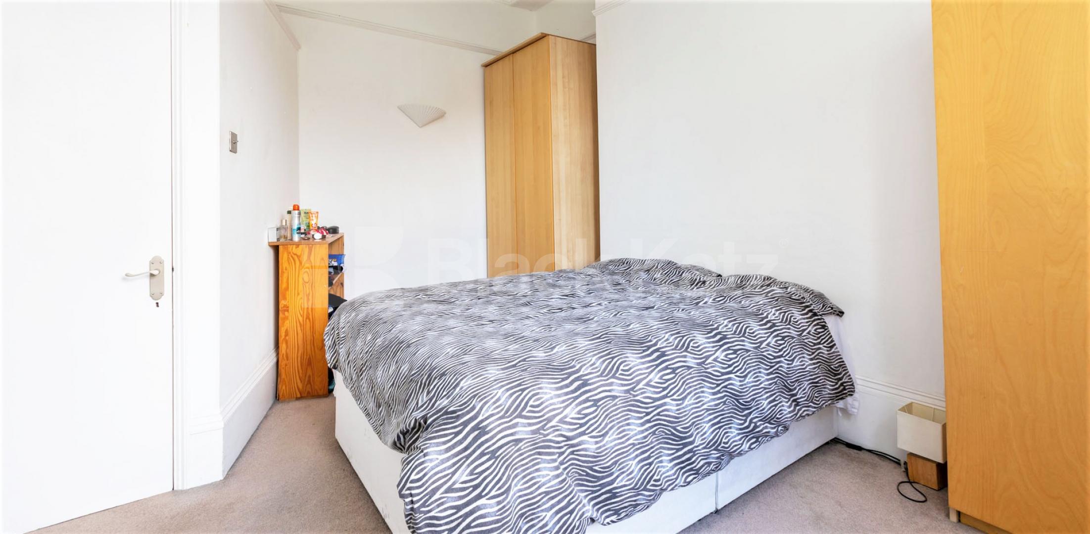 			1 Bedroom, 1 bath, 1 reception Flat			 Windsor Road , EALING BROADWAY 