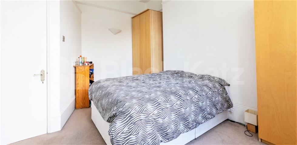 			1 Bedroom, 1 bath, 1 reception Flat			 Windsor Road , EALING BROADWAY 