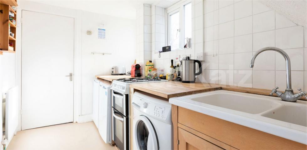 			1 Bedroom, 1 bath, 1 reception Flat			 Windsor Road , EALING BROADWAY 