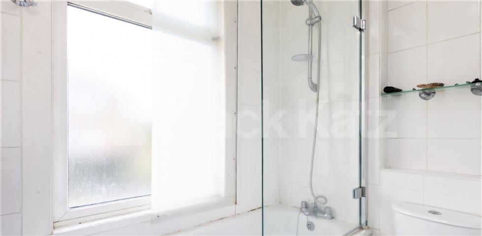 			1 Bedroom, 1 bath, 1 reception Flat			 Windsor Road , EALING BROADWAY 