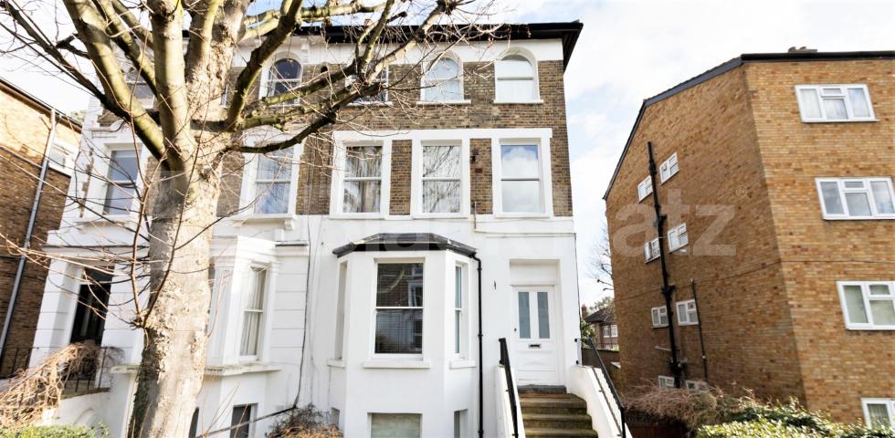 			1 Bedroom, 1 bath, 1 reception Flat			 Windsor Road , EALING BROADWAY 