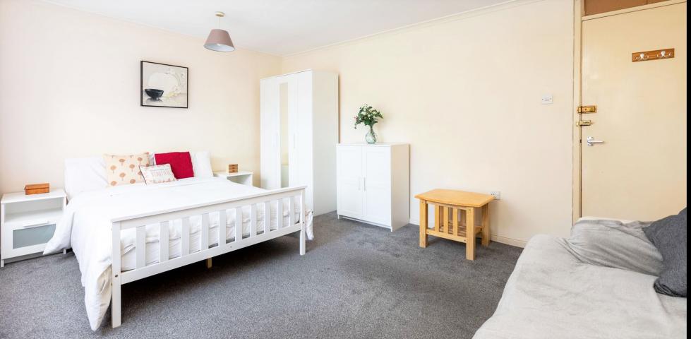 All Bills Included Studio Furness Road, Willesden 