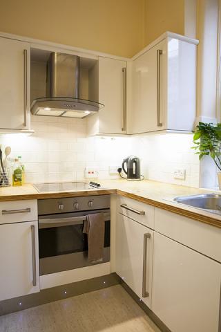 			2 BED GOOD FOR 3 SHARERS IN FITZROVIA!, 2 Bedroom, 1 bath, 1 reception Flat			 Wells Street, FITZROVIA