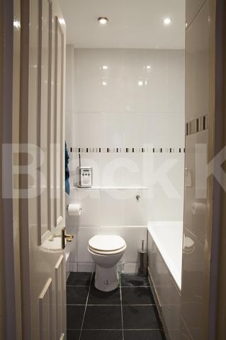 			2 BED GOOD FOR 3 SHARERS IN FITZROVIA!, 2 Bedroom, 1 bath, 1 reception Flat			 Wells Street, FITZROVIA