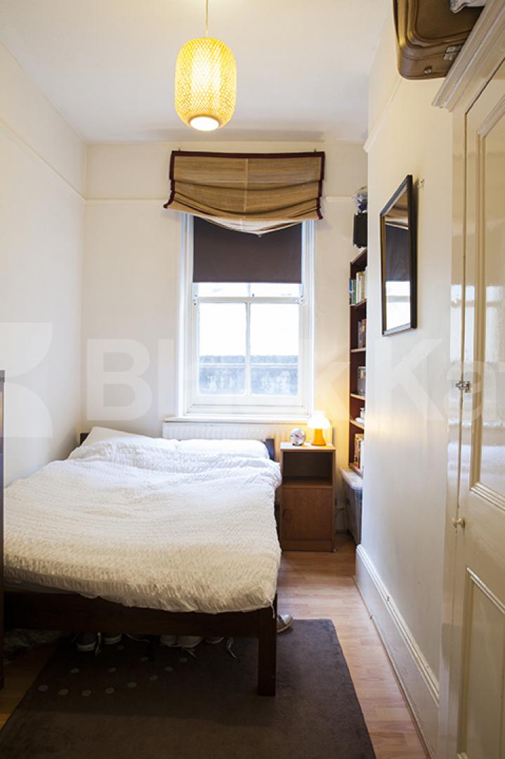 			2 BED GOOD FOR 3 SHARERS IN FITZROVIA!, 2 Bedroom, 1 bath, 1 reception Flat			 Wells Street, FITZROVIA