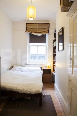 			2 BED GOOD FOR 3 SHARERS IN FITZROVIA!, 2 Bedroom, 1 bath, 1 reception Flat			 Wells Street, FITZROVIA