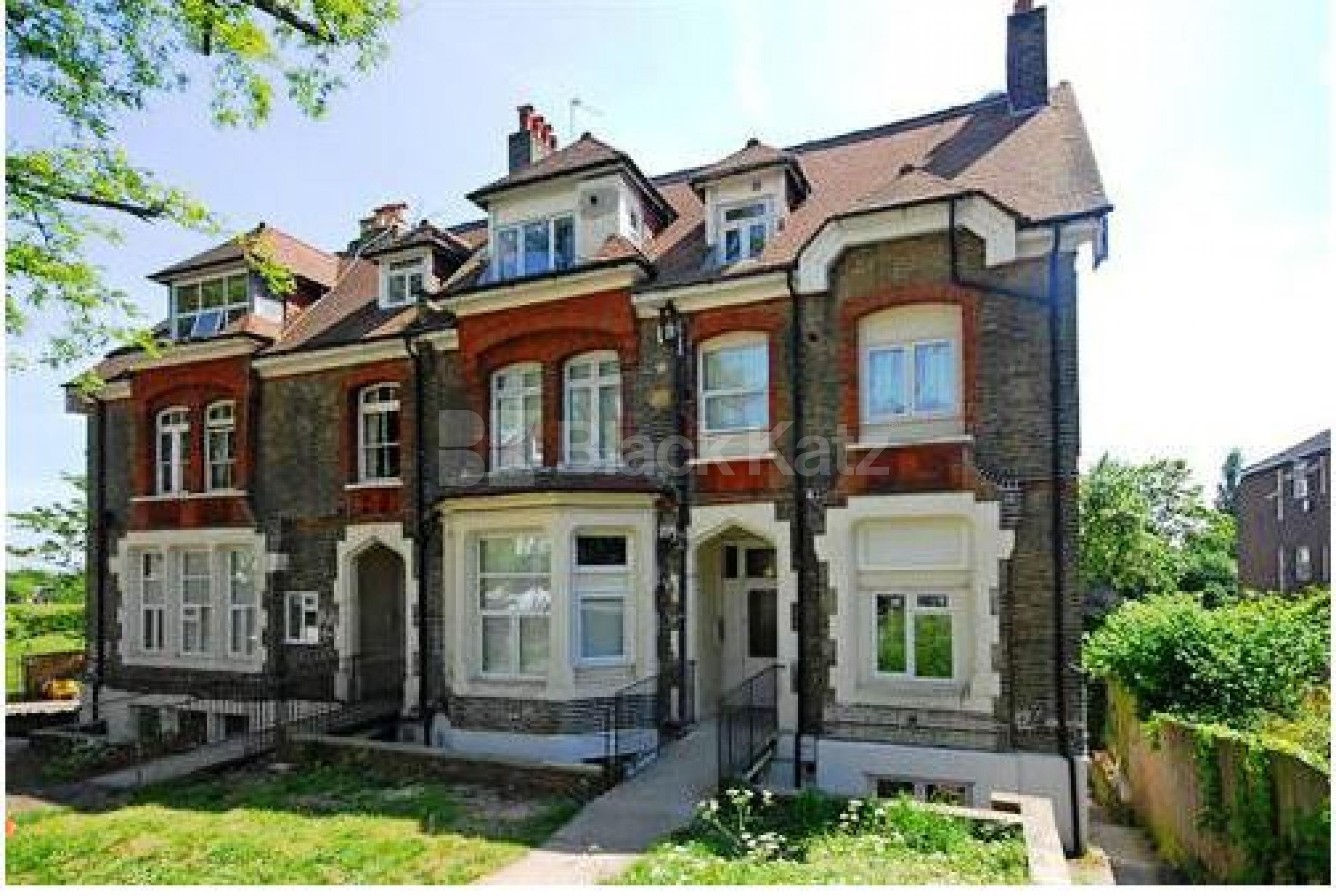 			NEW INSTRUCTION!, 3 Bedroom, 1 bath, 1 reception Flat			 Mountview Road, STROUD GREEN / CROUCH END N4