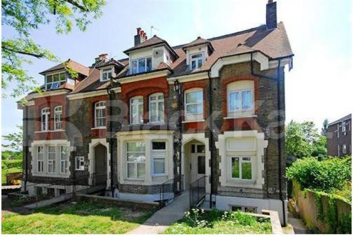 			NEW INSTRUCTION!, 3 Bedroom, 1 bath, 1 reception Flat			 Mountview Road, STROUD GREEN / CROUCH END