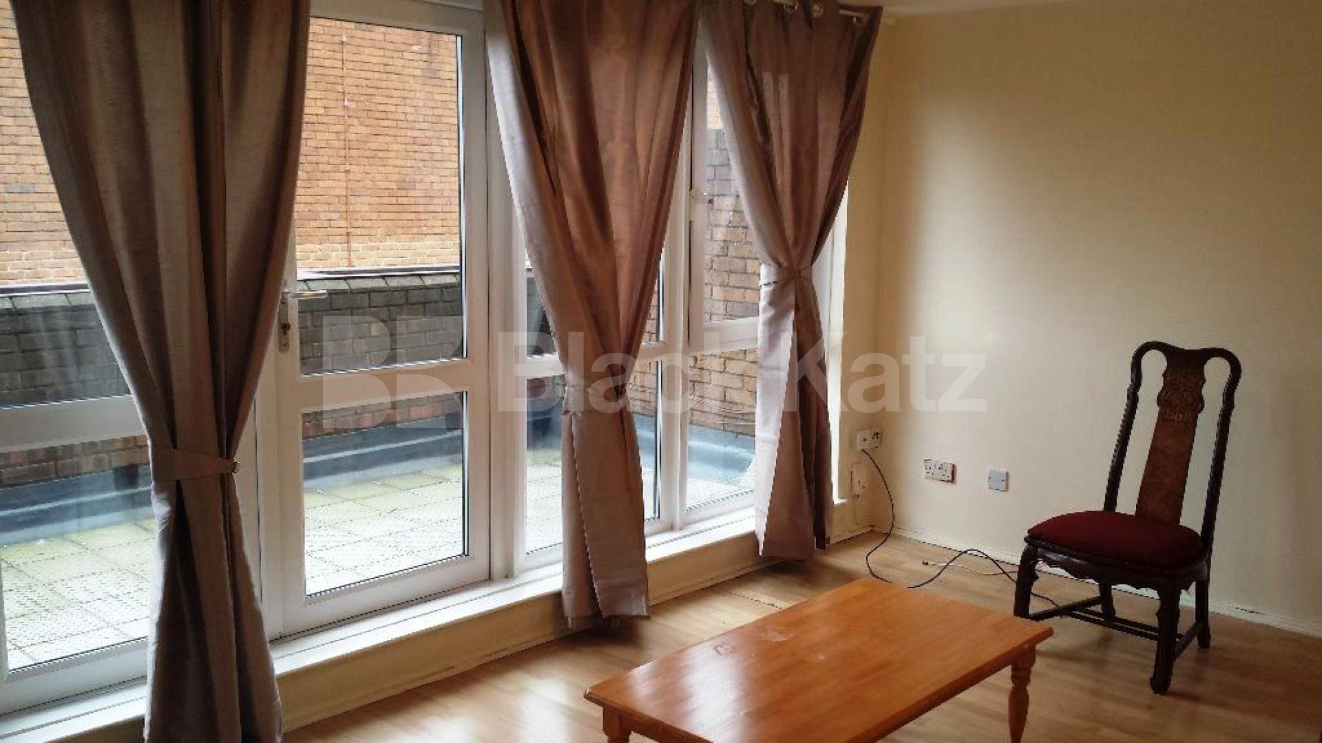 			3 Bedroom, 1 bath, 1 reception Flat			 The Sandlings, Wood Green