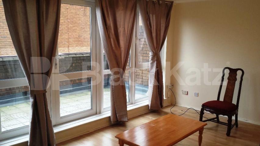 			3 Bedroom, 1 bath, 1 reception Flat			 The Sandlings, Wood Green
