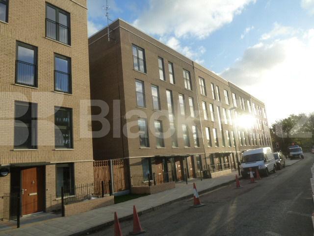 			NEW INSTRUCTION, 3 Bedroom, 1 bath, 1 reception Apartment			 Akerman Road, Oval