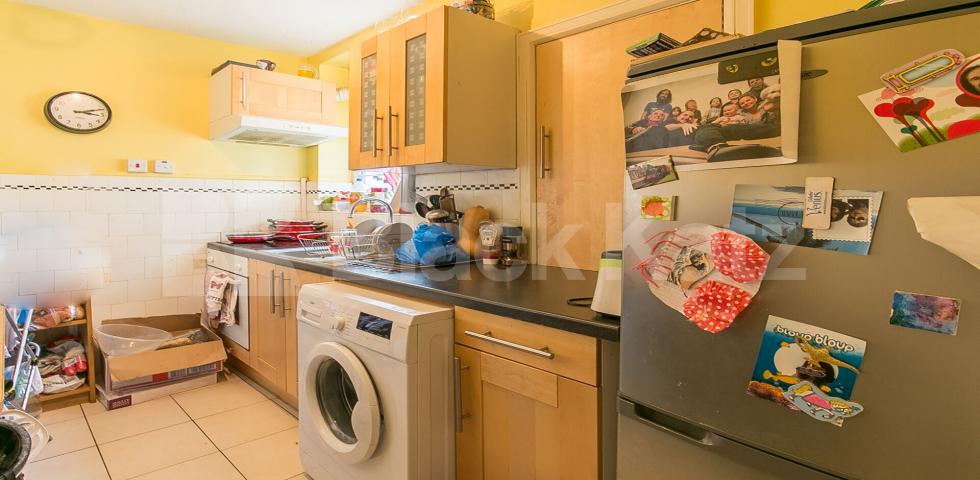 			2 Bedroom, 1 bath, 1 reception Flat			 Barrington Court, MUSWELL HILL