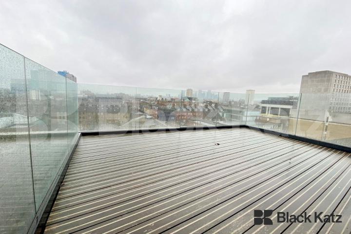 Modern apartment with private terrace Plumbers Row, Spitafields