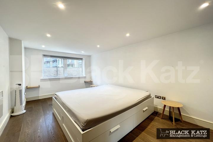 Includes parking and Water rates. Long Lane, Borough