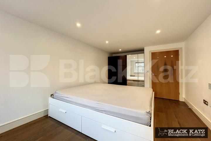 Includes parking and Water rates. Long Lane, Borough