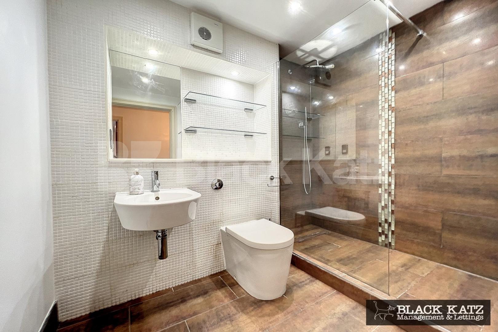 Includes parking and Water rates. Long Lane, Borough